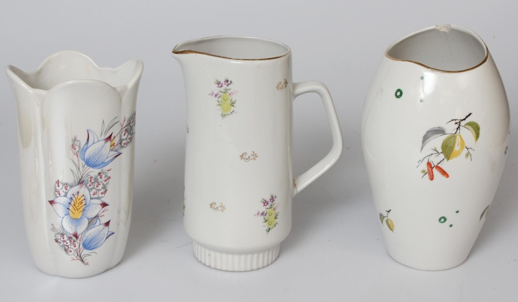 Porcelain vases (2 pcs.) and juice cup