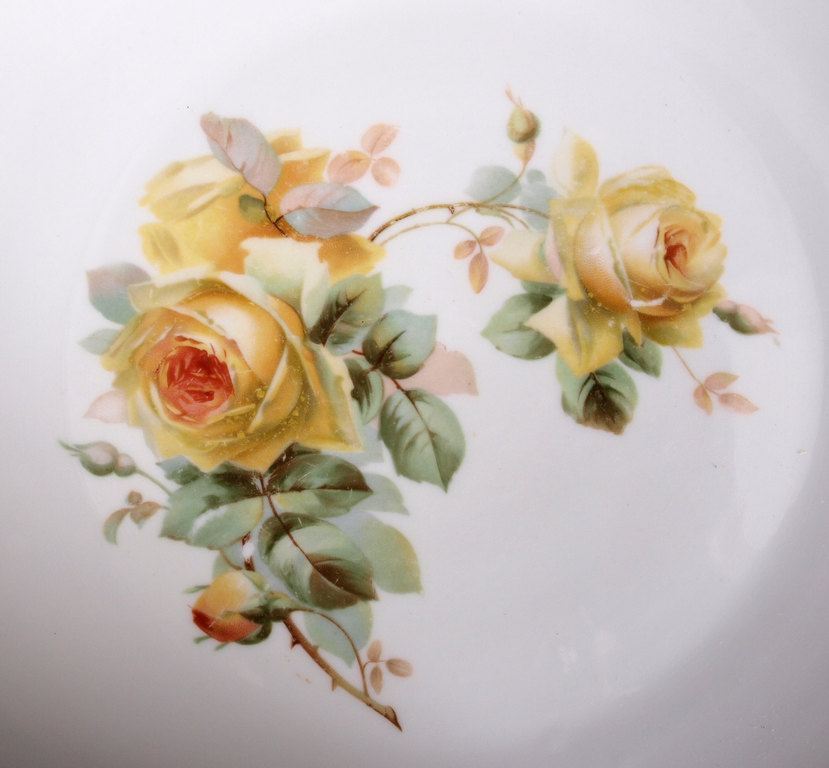 Фарфоровая тарелка Желтые розы