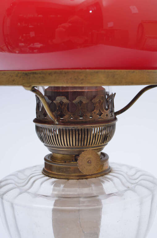 Jūgendstila kerasīna lampa ar oriģinālo kupolu