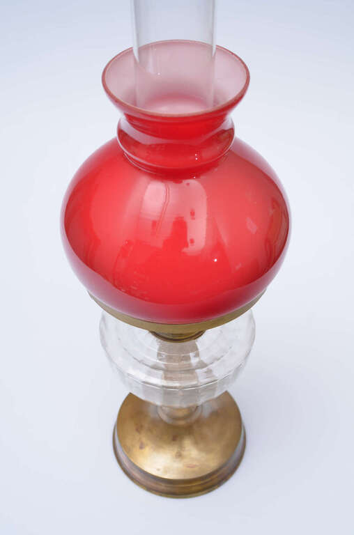 Керасиновая лампа в стиле модерн с оригинальным куполом