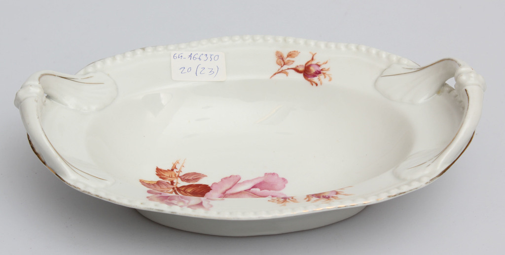 Kuznetsov porcelain dish with a floral motif
