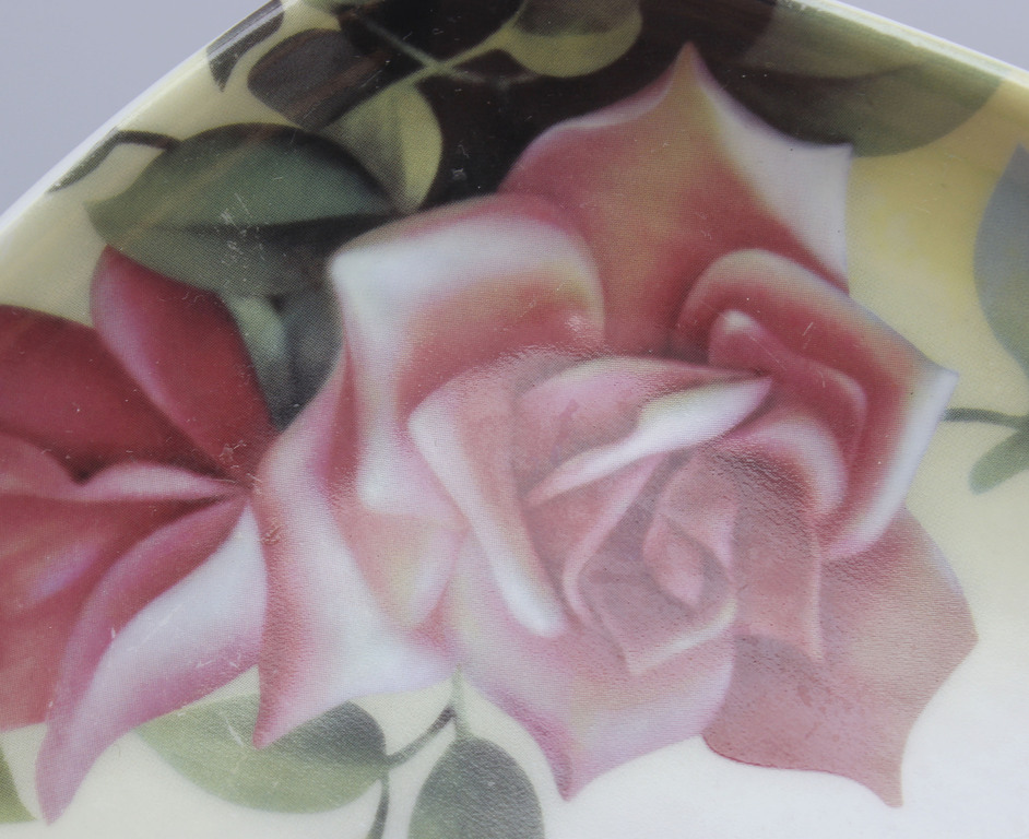 Serving dishes with a flower motif 2 pcs.