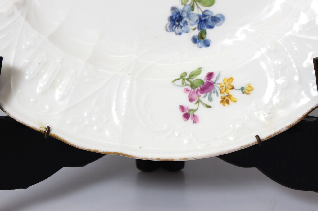 Мейсенская фарфоровая тарелка с цветочным мотивом II