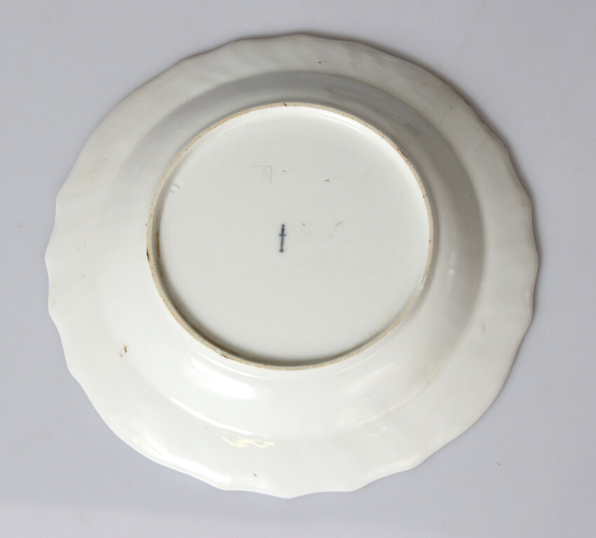 Фарфоровая декоративная тарелка КПМ с росписью