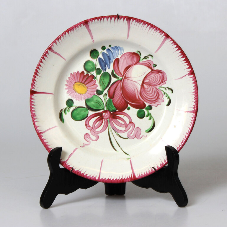 Majolica style painted decorative plate