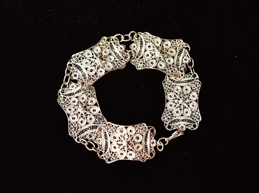 Bracelet made in filigree technique