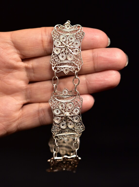 Bracelet made in filigree technique