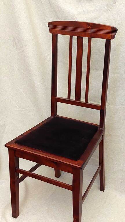 Wooden chair with velvet seat