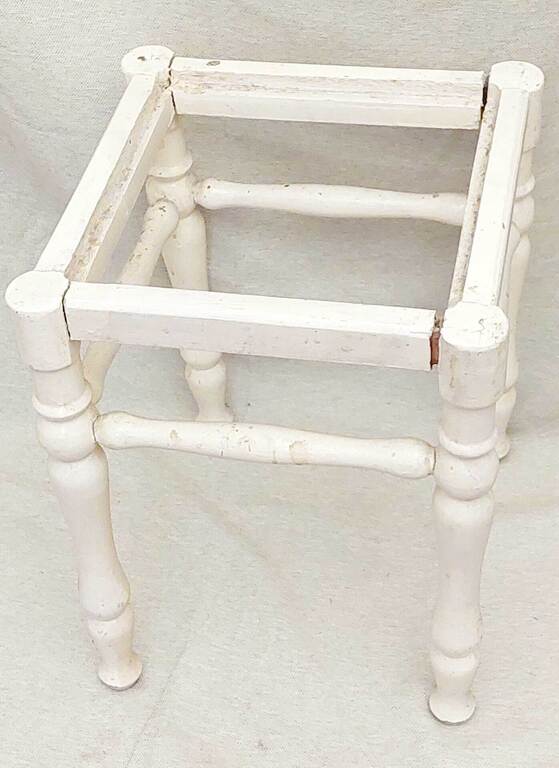 Turned stool legs