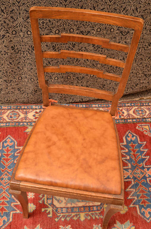 Art deco stila krēsls ar ādas polsterējumu
