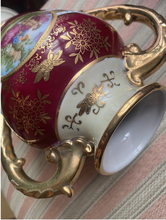 French Limoges style porcelain painted amphora, vase with gilded decorations, beautifully designed