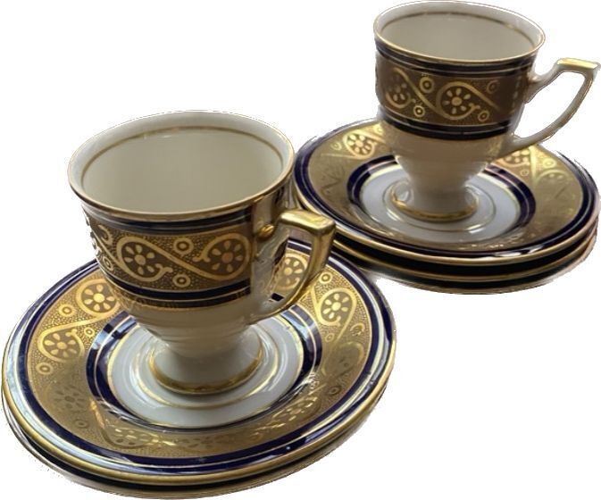 Bavarian Waldershof porcelain cups and saucers with 22k gold-plated decoration, beautifully designed