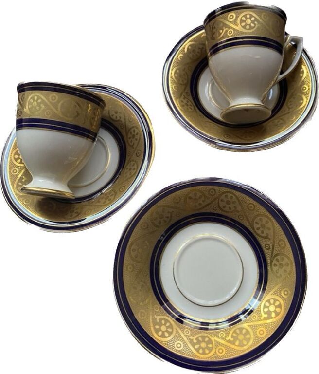 Bavārijas Waldershof porcelāna tasītes ar apakštasītēm ar zeltītu 22 k rotājumumu , skaistā dizainā veidotas