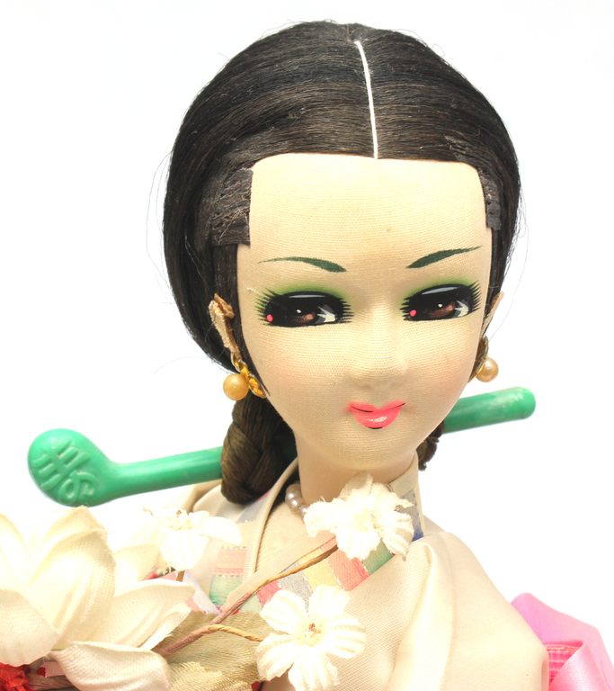 Корейская кукла 