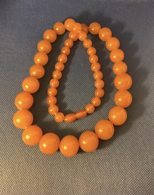 Bakelite beads. 1930-40 USSR. 61 cm. Excellent condition.