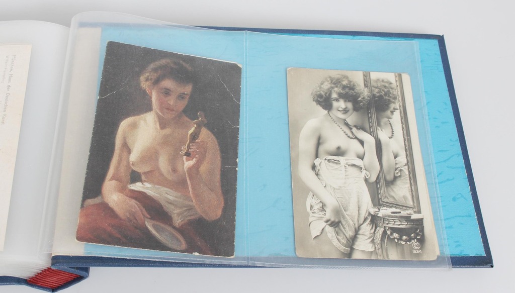 Atklātņu kolekcija ar sieviešu aktu gleznu reprodukcijām 63 gab.(zilā albumā)