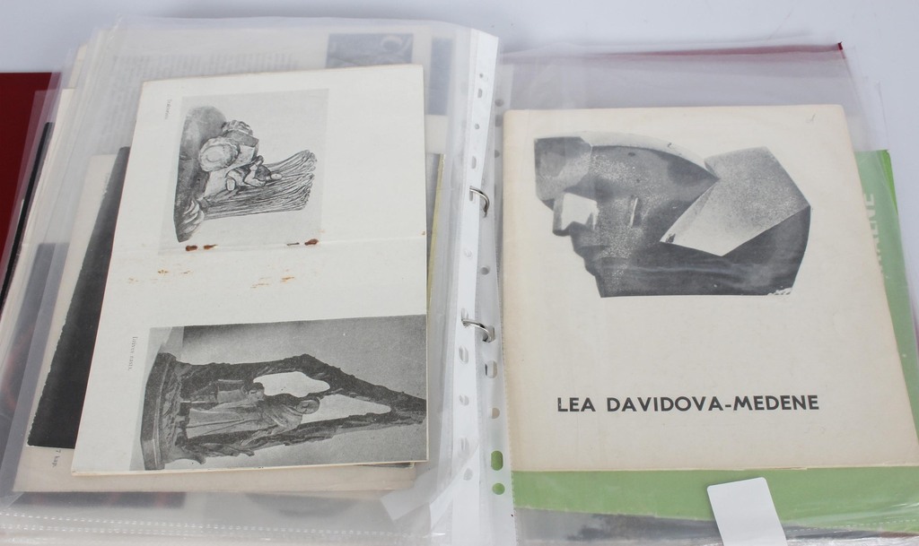 Folder with sculpture exhibition catalogs 29 pcs.