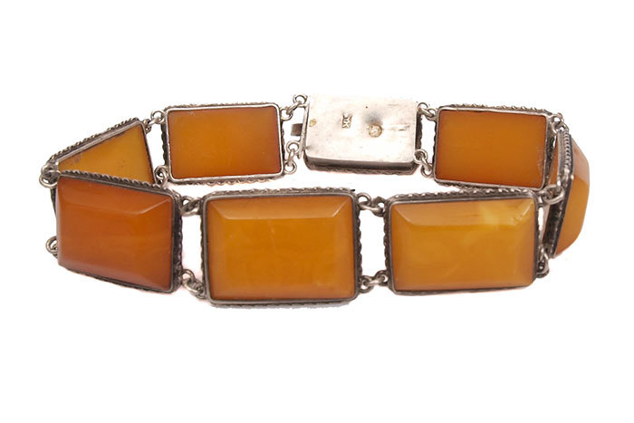 Amber bracelet in the silver frame