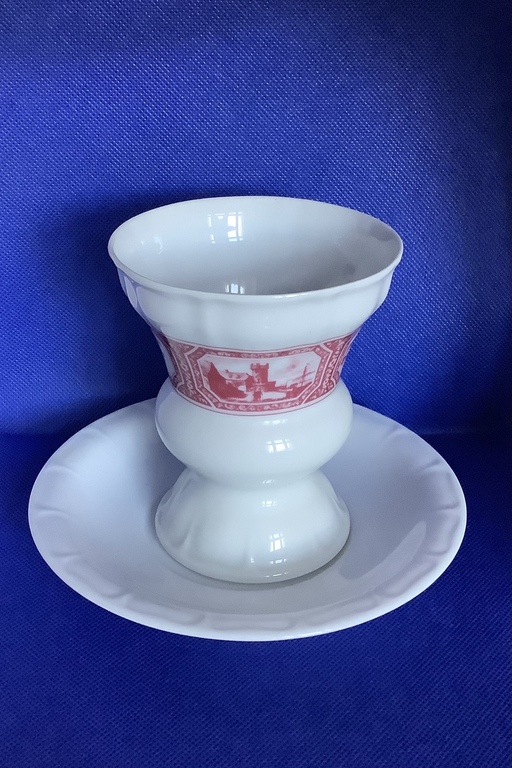Cup for hot chockolate. Germany. Heinrich. The shape was developed for serving hot chocolate in 1926