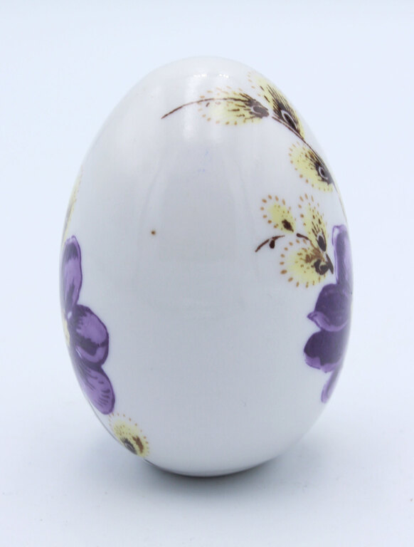 Фарфоровое декоративное пасхальное яйцо