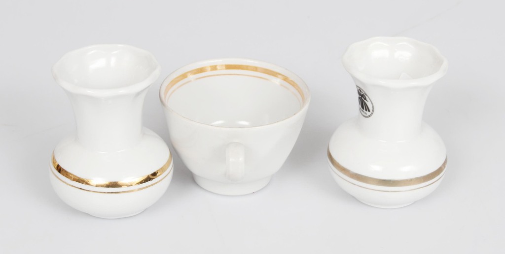 Porcelain vases 