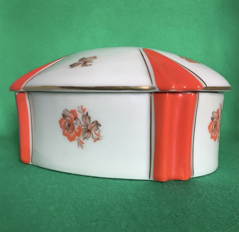 Jewelry box, Jugend .Austria, 1930 Hand-painted