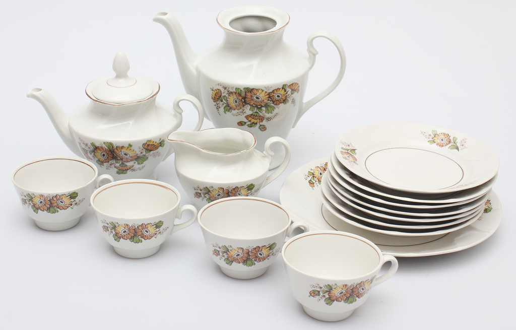 Partial tea and coffee service for 4 persons