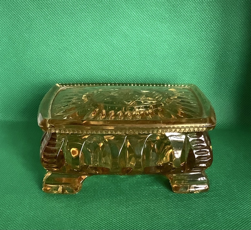 Jewelry box.Honey glass. From a Jewish wedding set., Ilguzeims 1930.