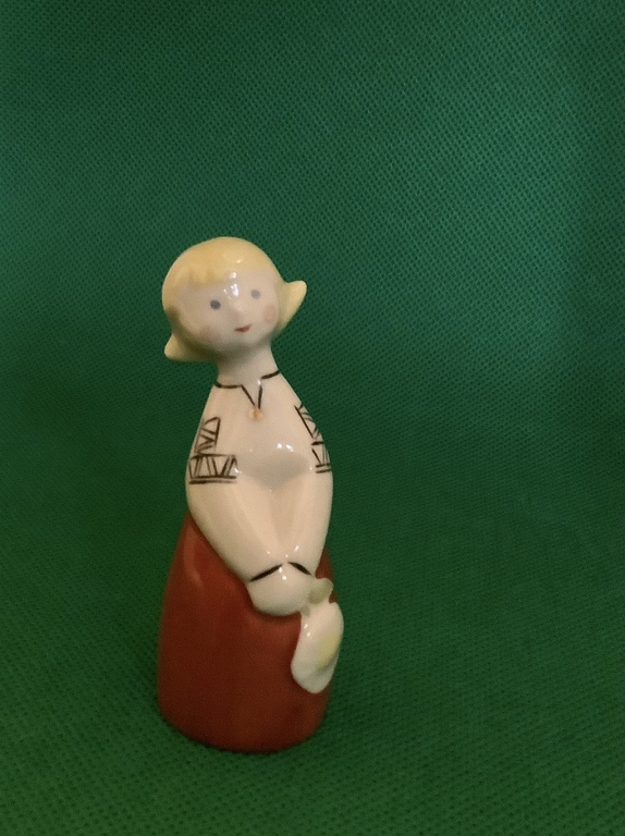 figurine, Girl with a camomile, porcelain, Riga (Latvia), Riga Porcelain Factory, model author - Aina Mellupe, 70-80s of the 20th century, 7.5 cm