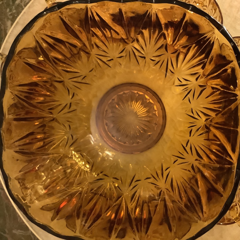 Kompota trauks un 11 krūzes. Dzintara (medus) stikls. Bohēmija. Art Deco.