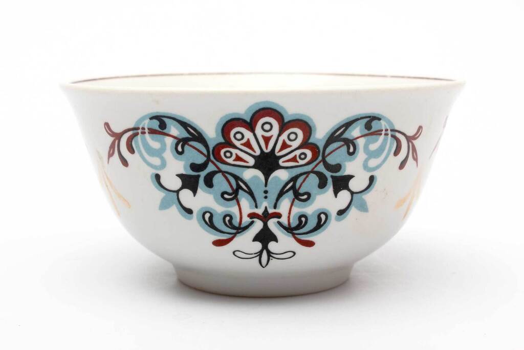 A porcelain dish from the Eastern tea service