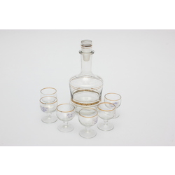 Decanter with six glasses