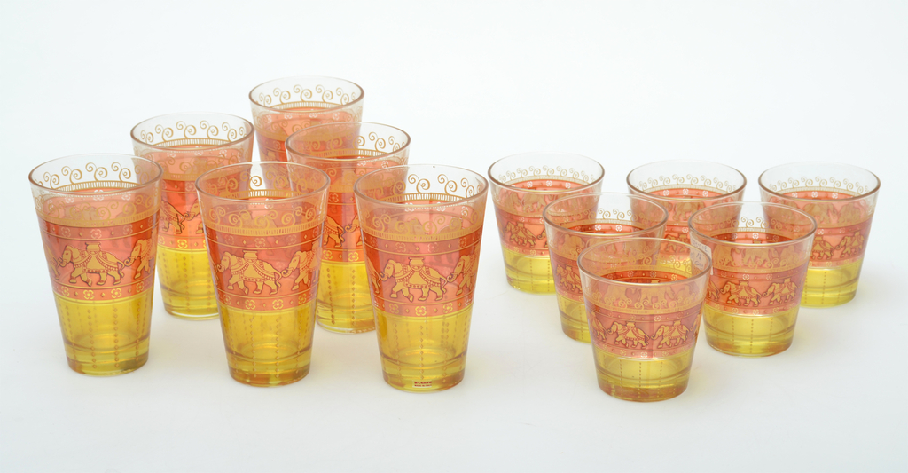 Italian glass glasses with Elephant motif (12 pieces)
