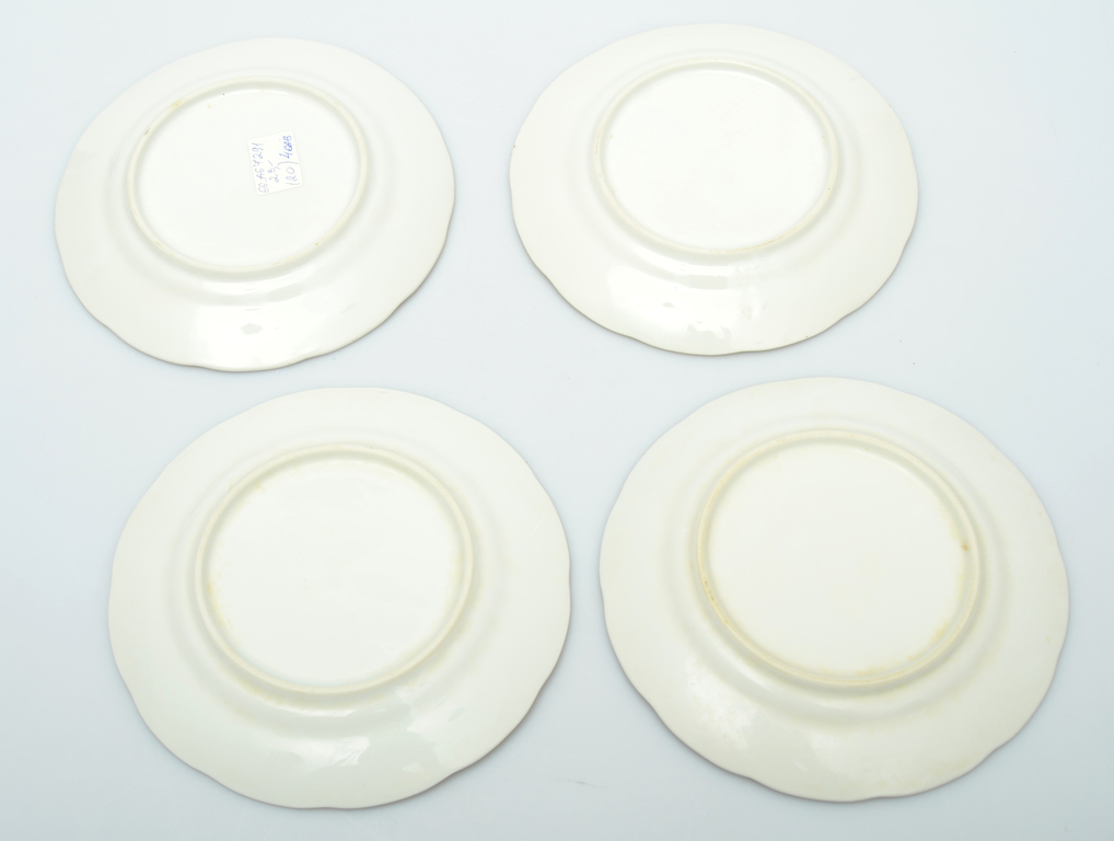 Porcelāna deserta šķīvju komplekts (4 gab.)