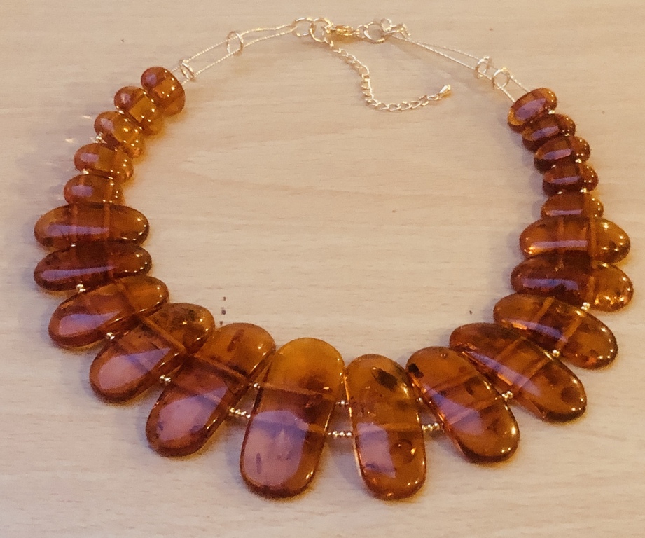Amber necklace with bracelet
