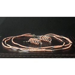 2 ожерелья из розового коралла с серьгами. стиль 80-х. Пресноводный жемчуг с другими серебряными элементами