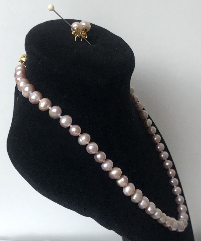 2 ожерелья из пресноводного жемчуга с серьгами - проба 925. Пресноводный жемчуг лавандово-розового цвета.