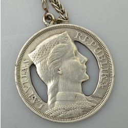 Five lats coin pendant with a chain