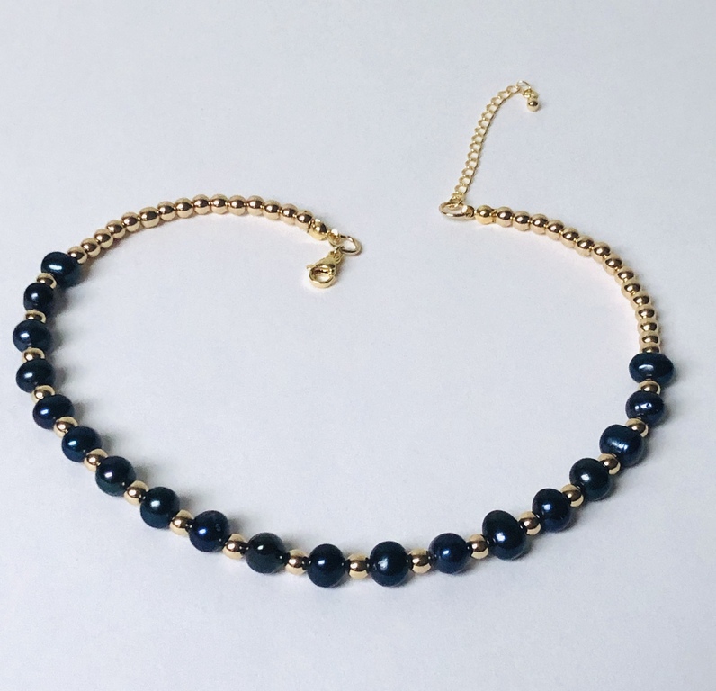 Black Freshwater Pearl necklace with 14k gold-plated elements