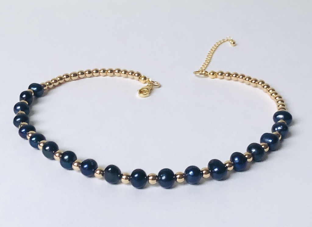 Black Freshwater Pearl necklace with 14k gold-plated elements