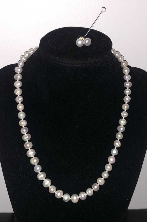 White freshwater pearl necklace with earrings. 925 proof, 18k gold.