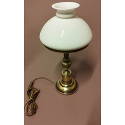 Klasicisma stila galda lampa