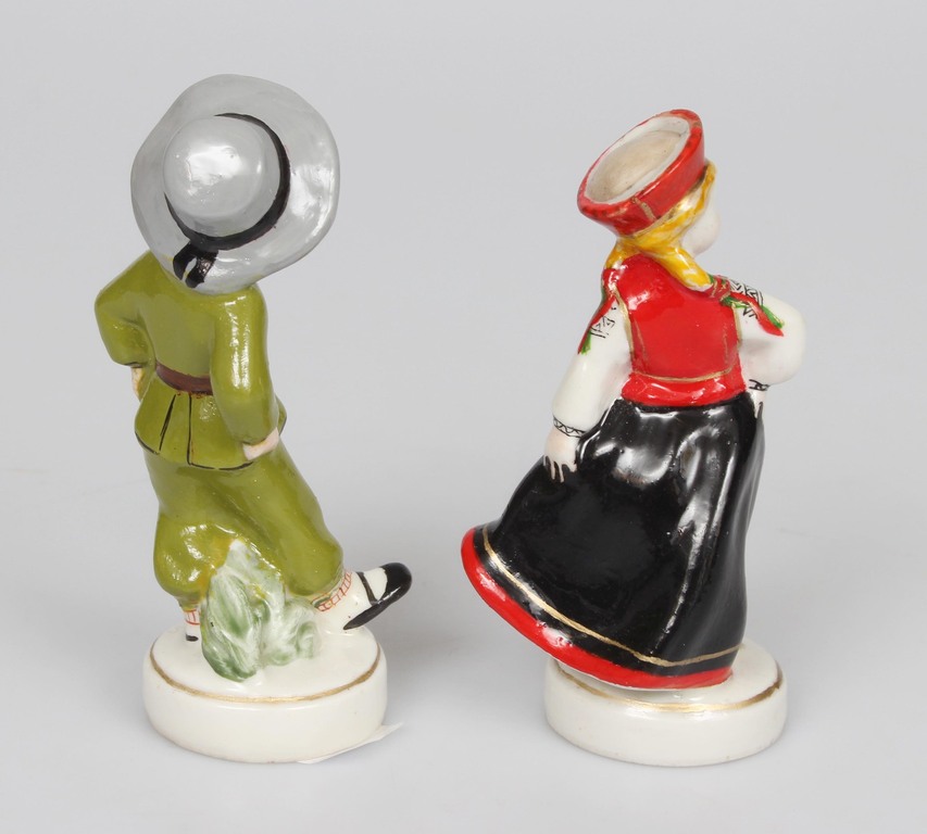 Pair of porcelain figurines Dancers