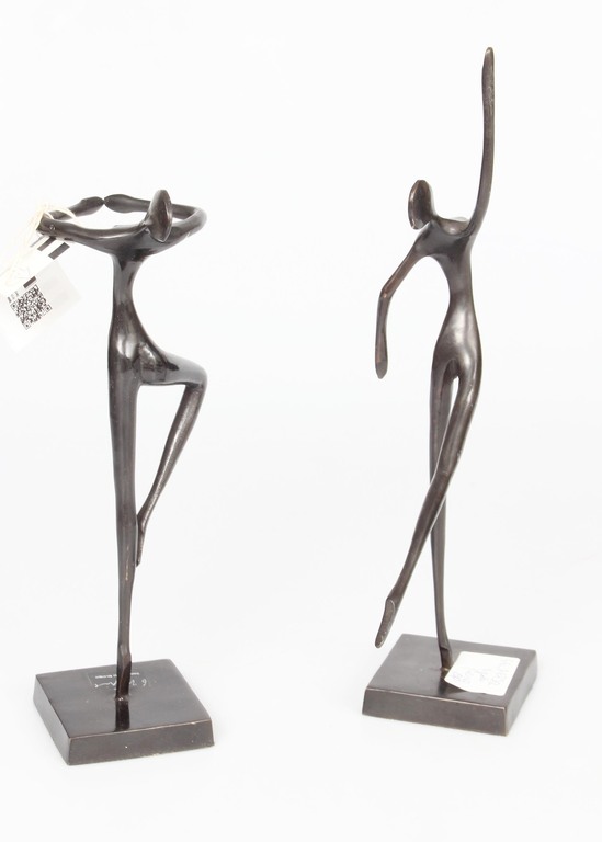 Pair of bronze figures 