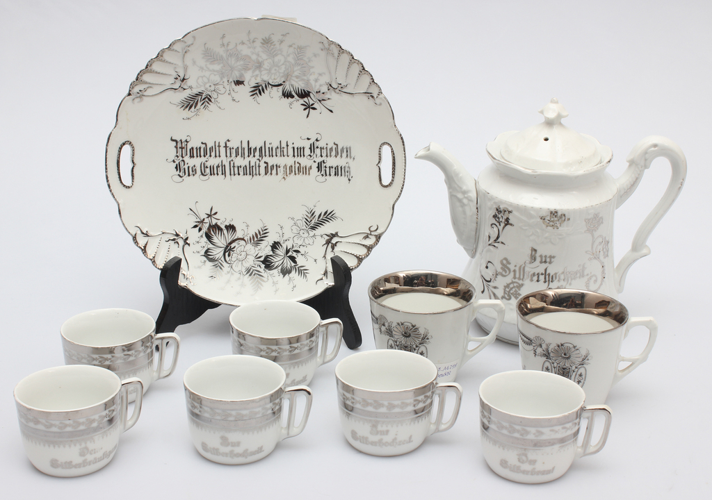 Porcelain coffee set for 8 persons 