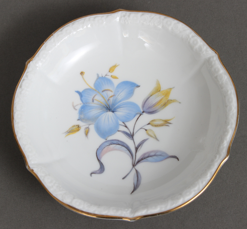 Jessen porcelain plate with flowers