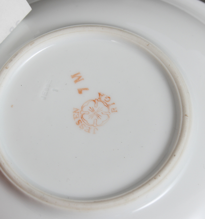 Jessen porcelain plate with flowers