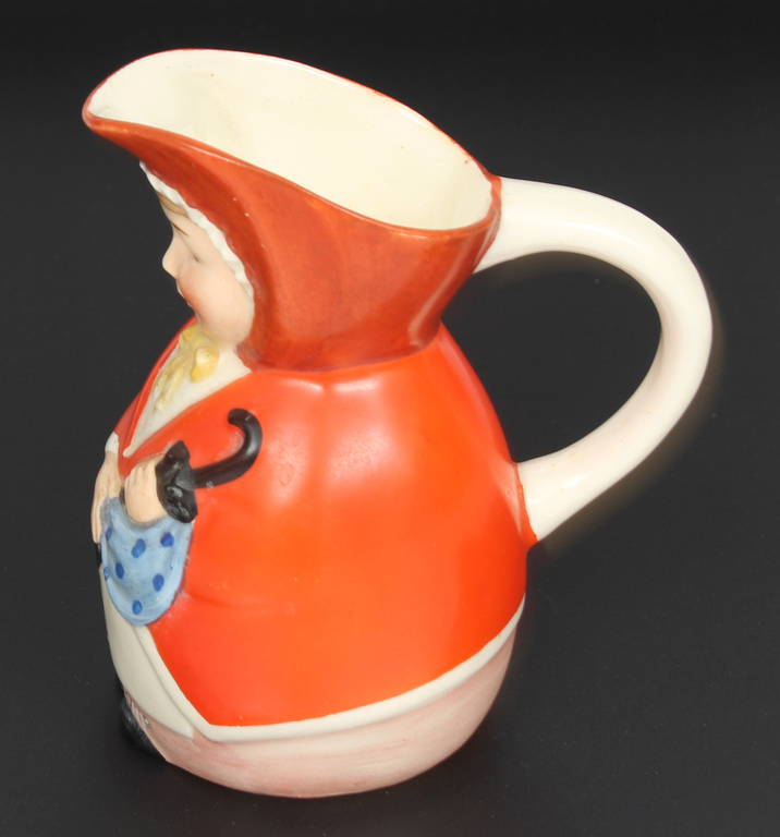 Porcelain pitcher/creamer 