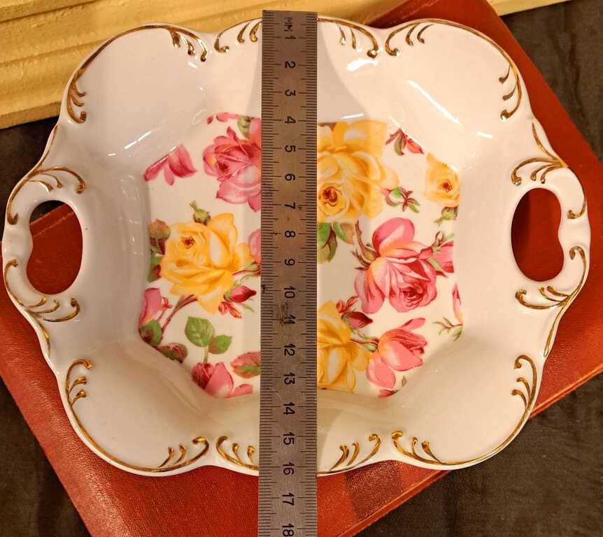 Старинная сервировочная тарелка, без штампа. 20 см * 16 см * 4 см