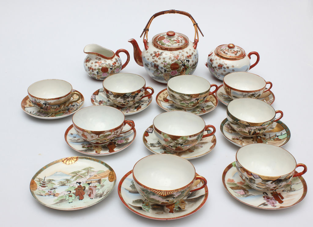 Porcelain set with oriental theme